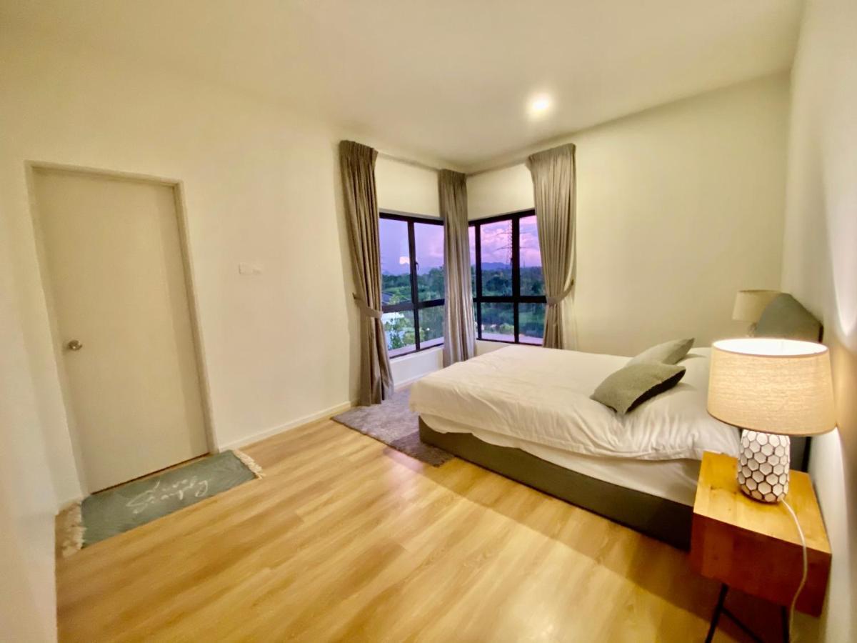 Faizal Madhi Homestay 쿠칭 외부 사진
