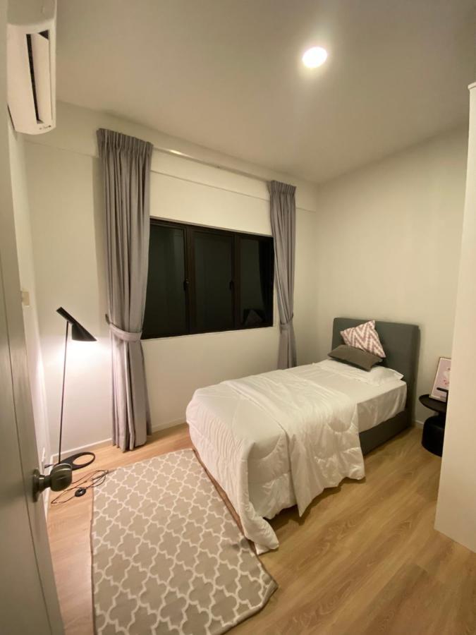 Faizal Madhi Homestay 쿠칭 외부 사진
