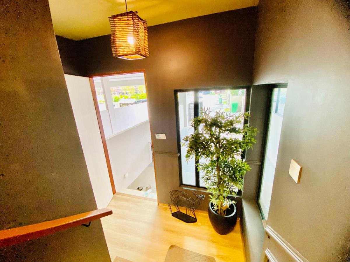 Faizal Madhi Homestay 쿠칭 외부 사진