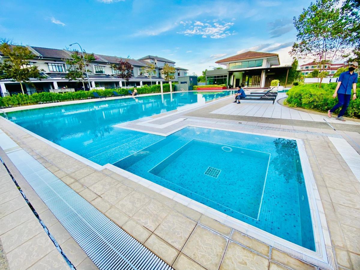 Faizal Madhi Homestay 쿠칭 외부 사진